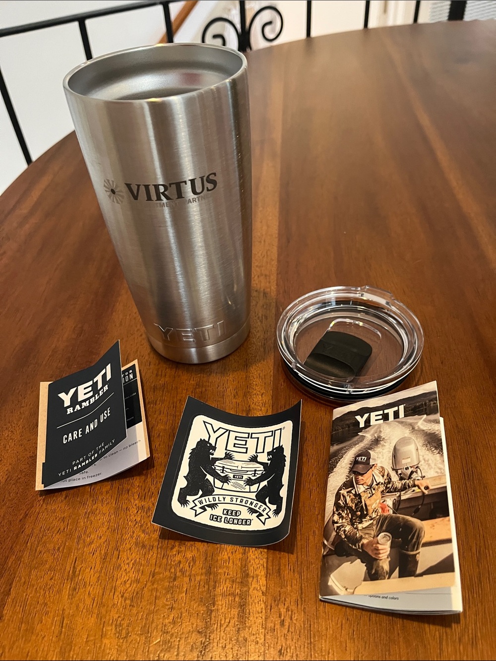 NEW Yeti Stainless Steel Tumbler with Clear Lid and Accessories. *see note*